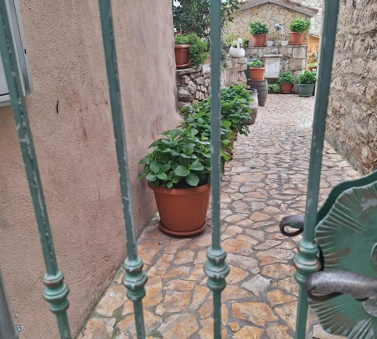 Studio Manono 2 Split Apartment